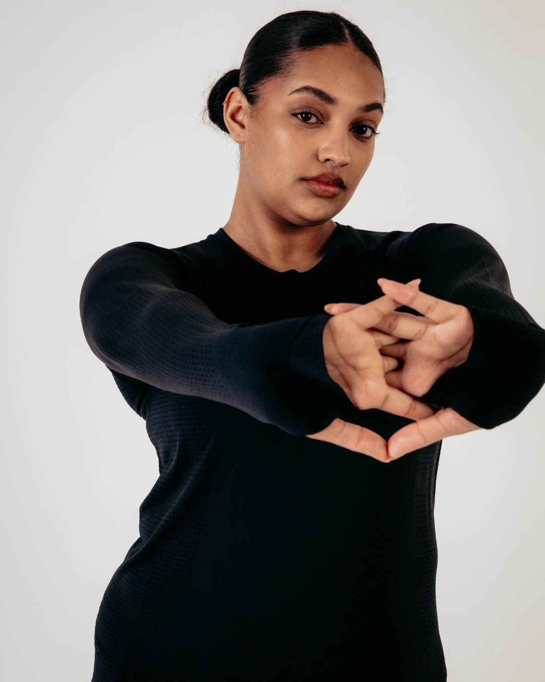 Pacer Seamless Long Sleeve Run Tee - Black