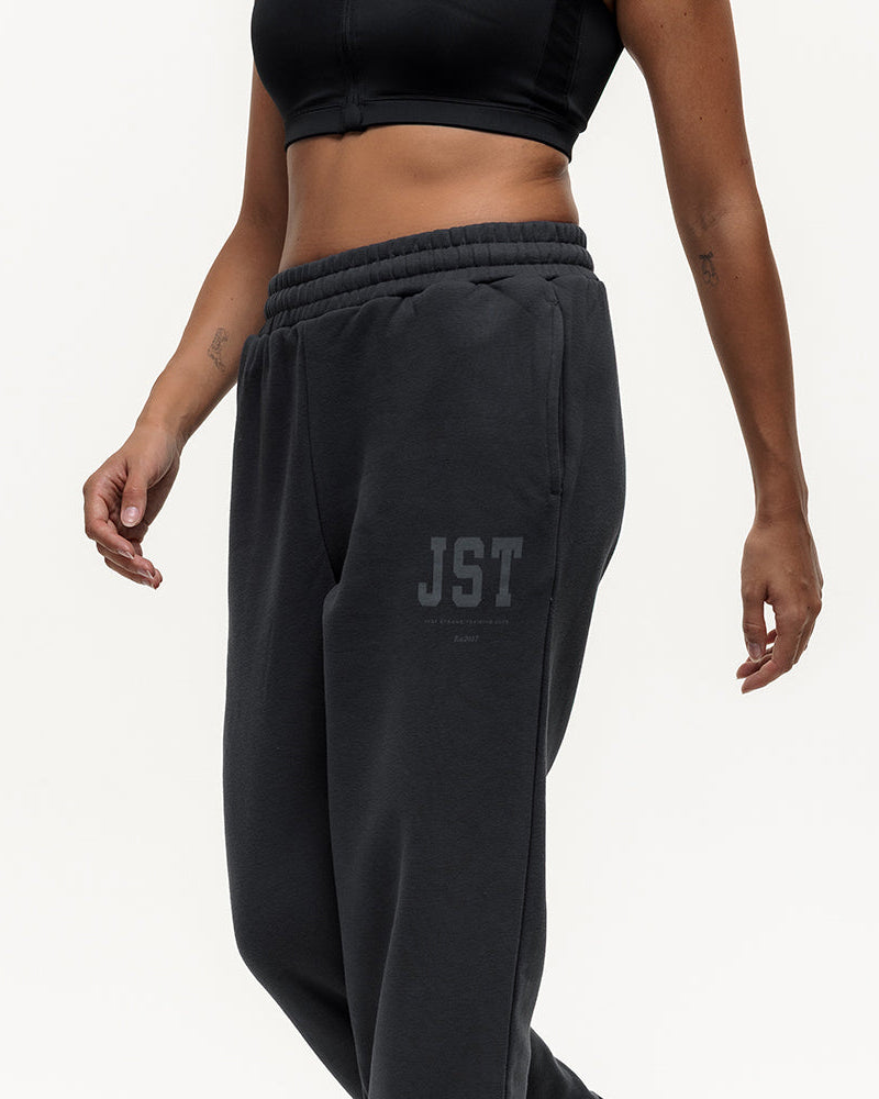 Training Club Oversized Joggers - Washed Black