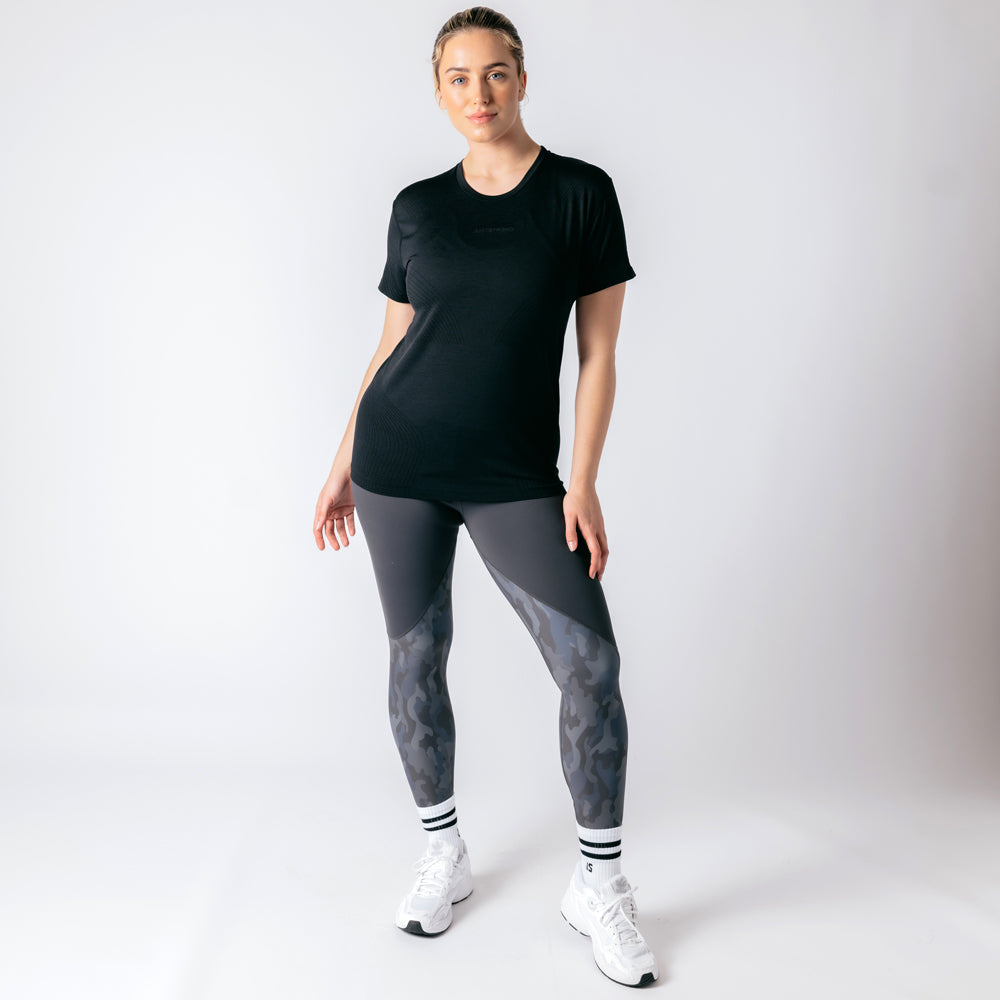 Laser Seamless Workout Tee - Black Onyx